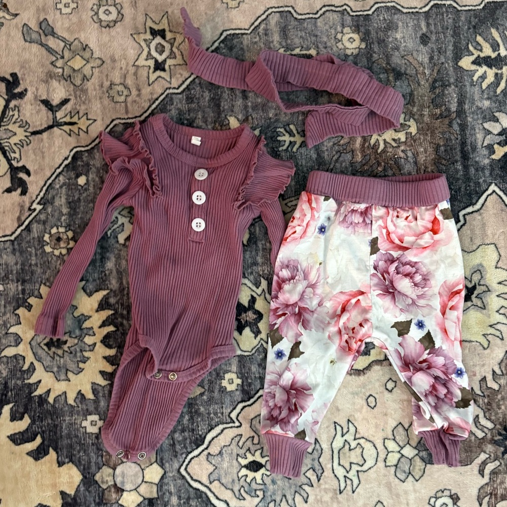 🌺10/$20 Baby Girls 0-3 Floral Outfit with headband